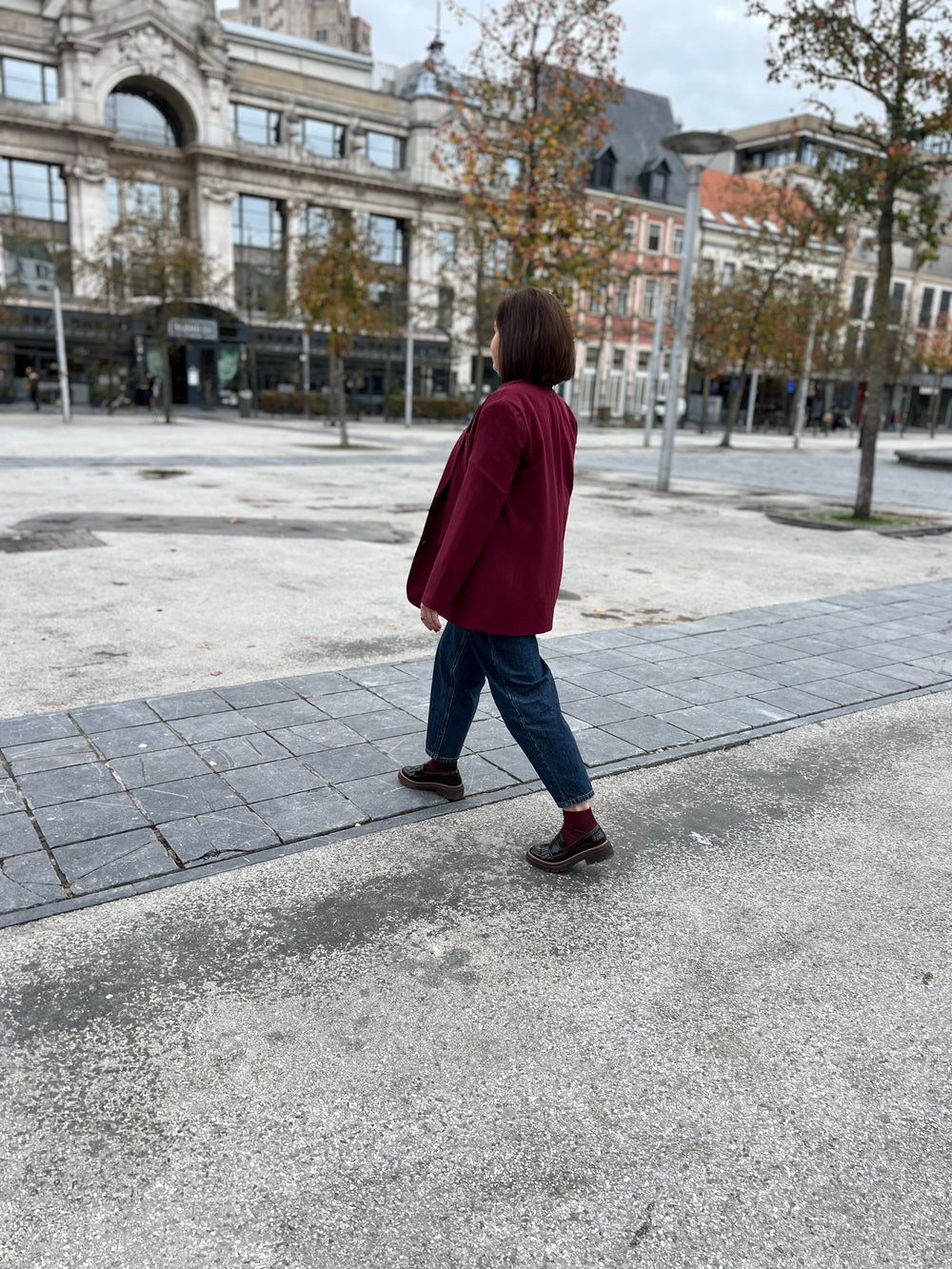 zoë burgundy blazer