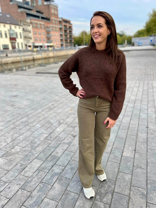 kaki jeans