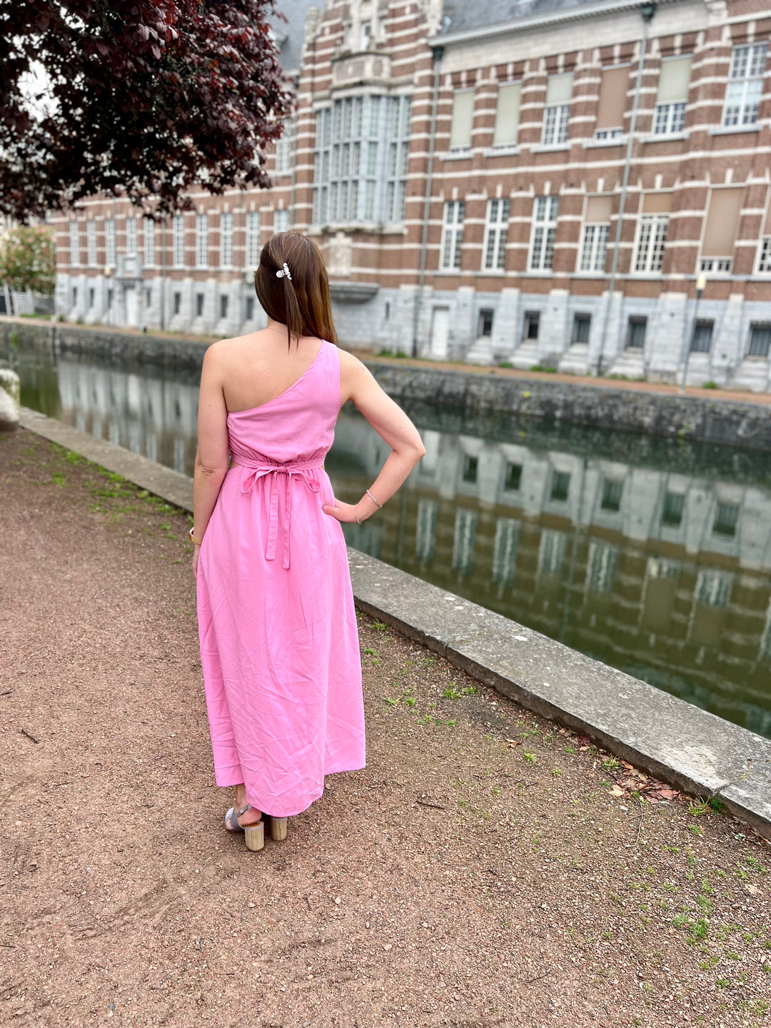 One shoulder pink dress