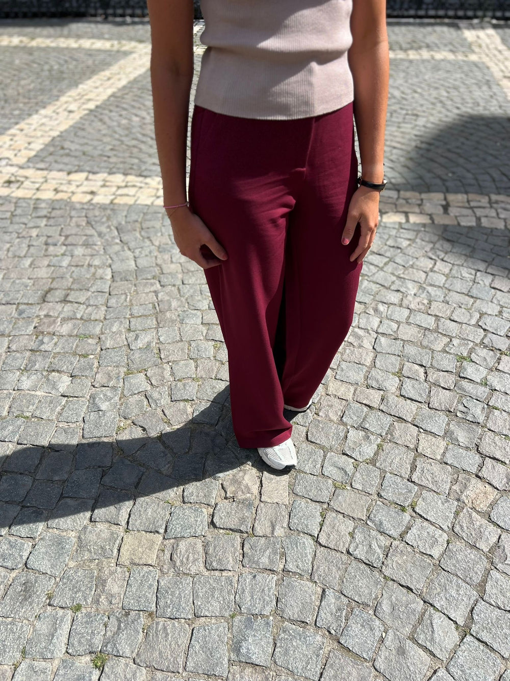 zoë burgundy broek