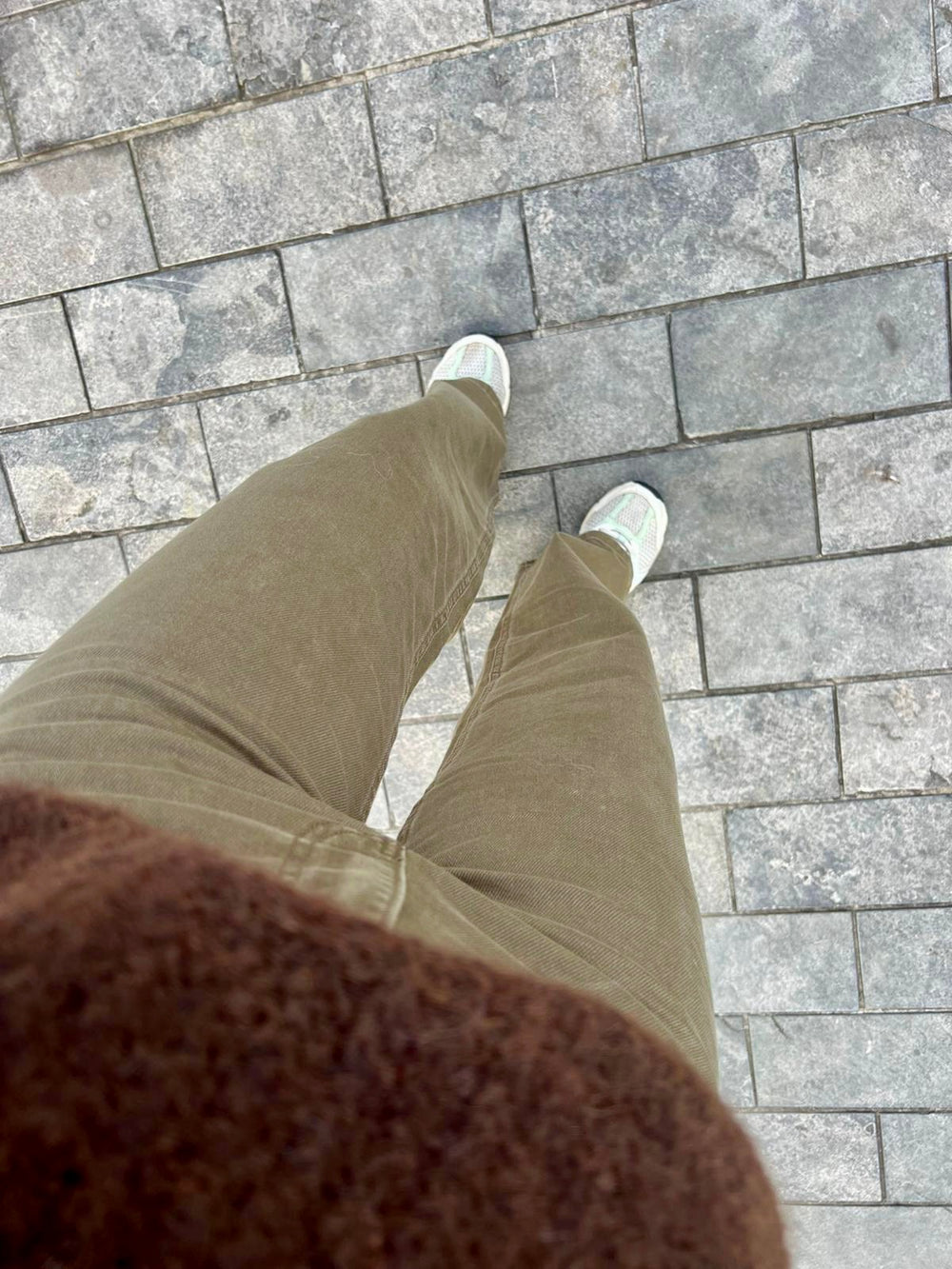 kaki jeans