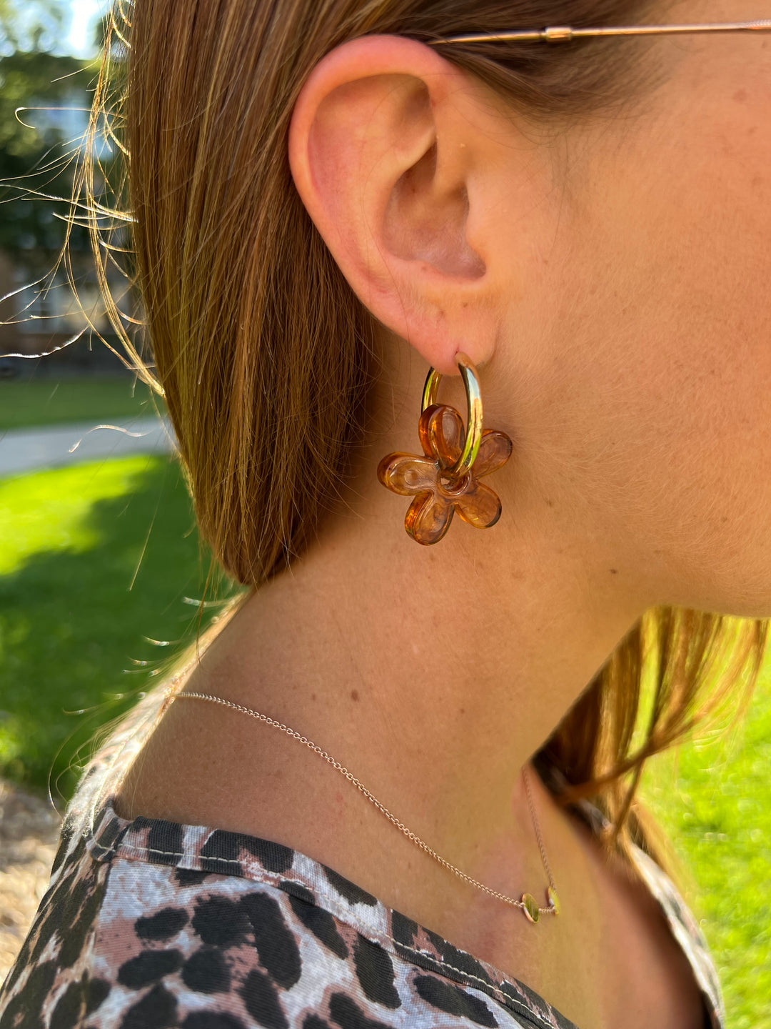 flower earrings -nude